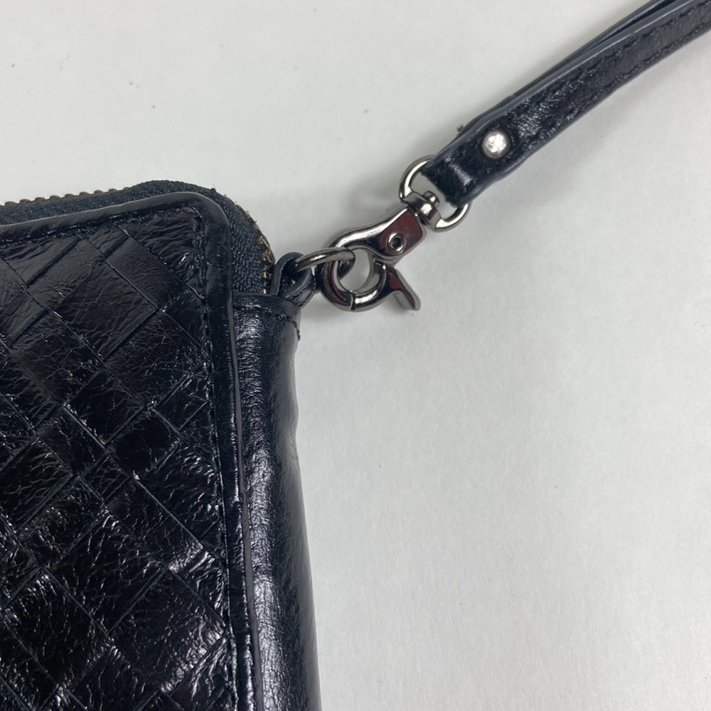 Nwot Elliot Luca black woven phone holder wristlet - Picture 4 of 6